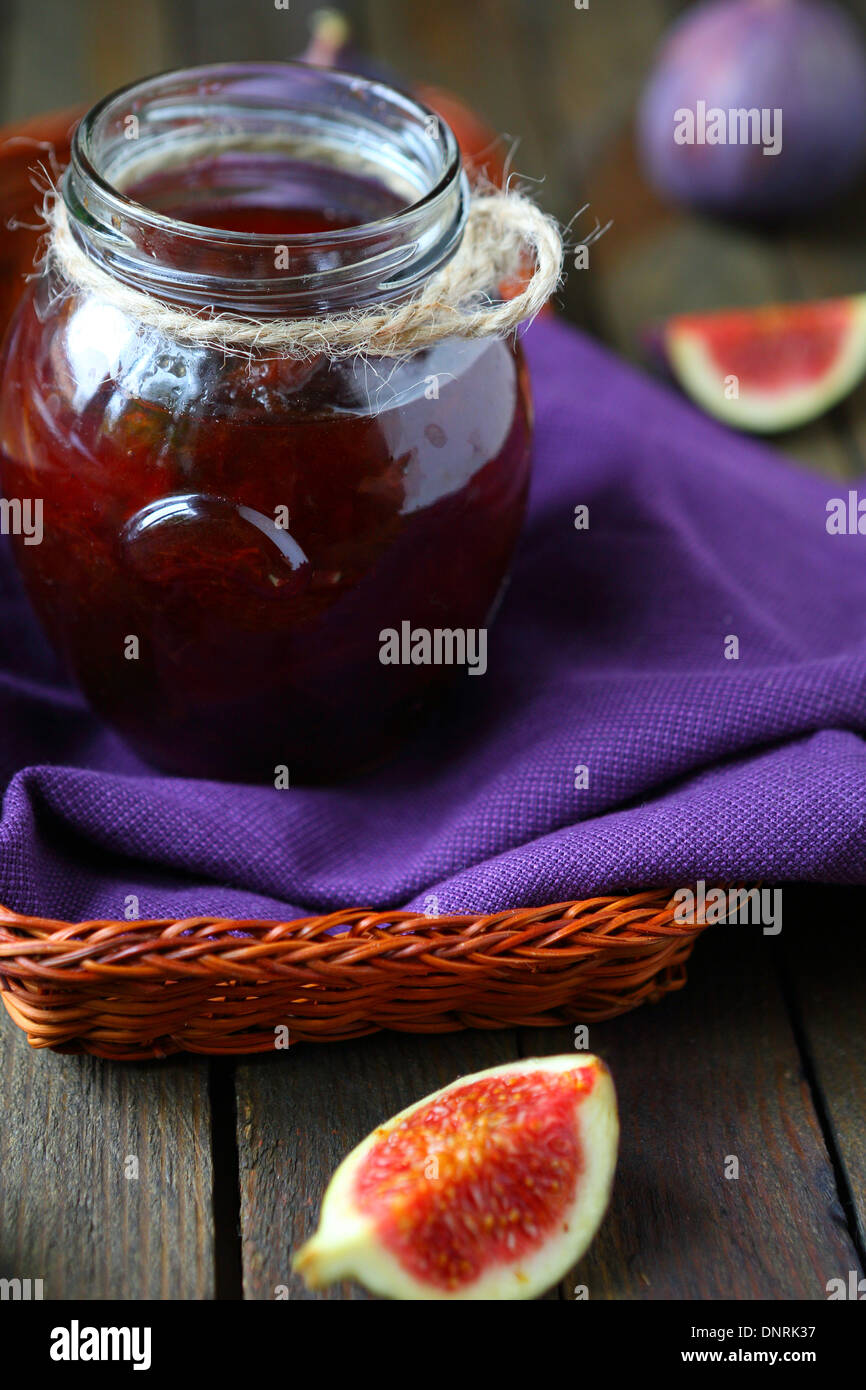 Confiture de figues dans un pot, de l'alimentation libre Banque D'Images