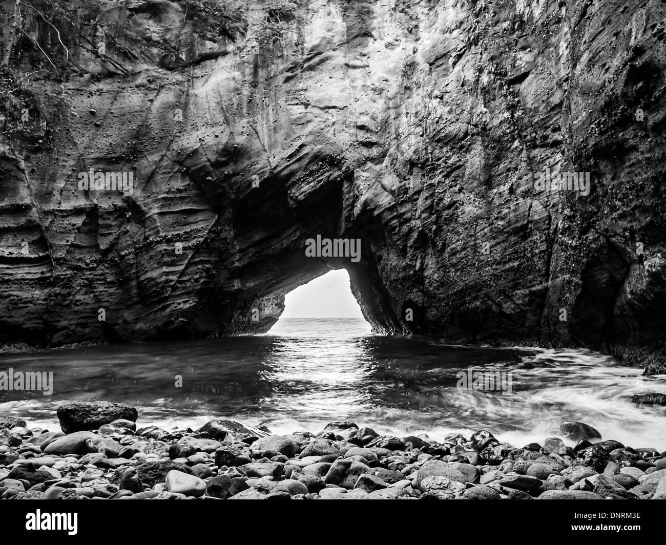Noir et Blanc grotte marine Ryugu, préfecture de Shizuoka, Japon Banque D'Images