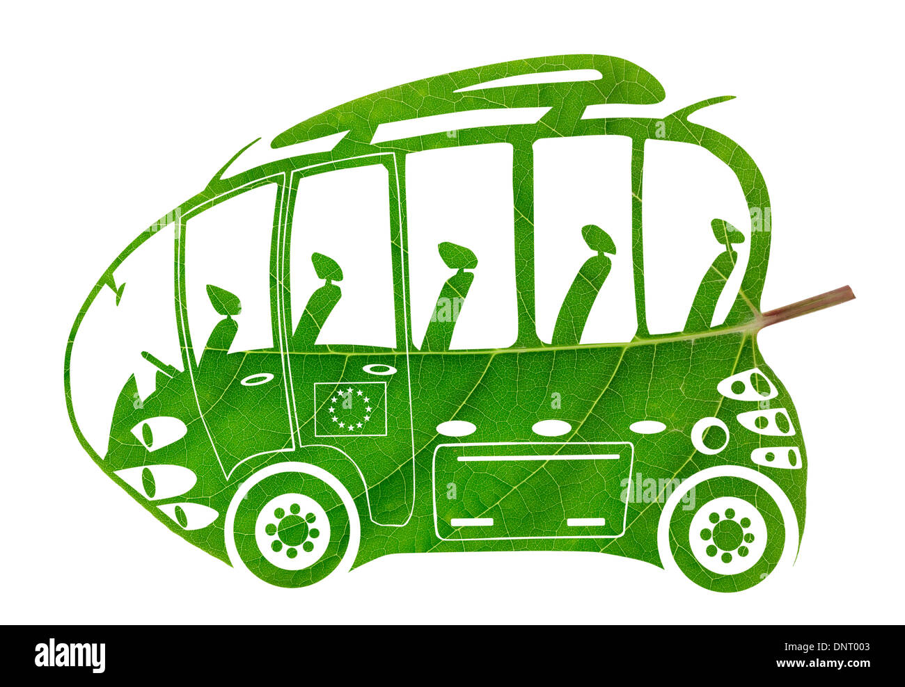 Green eco bus Euro concept isolé fait de feuille Banque D'Images