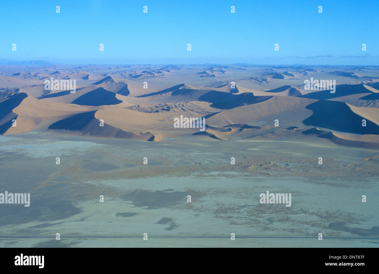 Vue aérienne du désert de Namib Naukluft NP près de Sossusvlei, Namibie, Afrique Banque D'Images