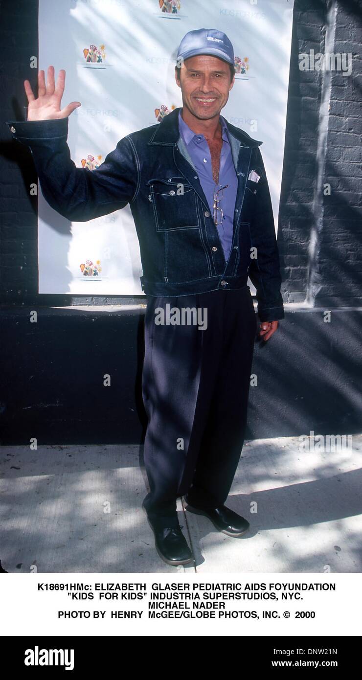 Le 26 février 2001 - K18691console HMc : Elizabeth Glaser Pediatric AIDS FOYUNDATION.''KIDS FOR KIDS'' INDUSTRIA SUPERSTUDIOS, NYC. .MICHAEL NADER. HENRY McGEE/ 2000(Image Crédit : © Globe Photos/ZUMAPRESS.com) Banque D'Images