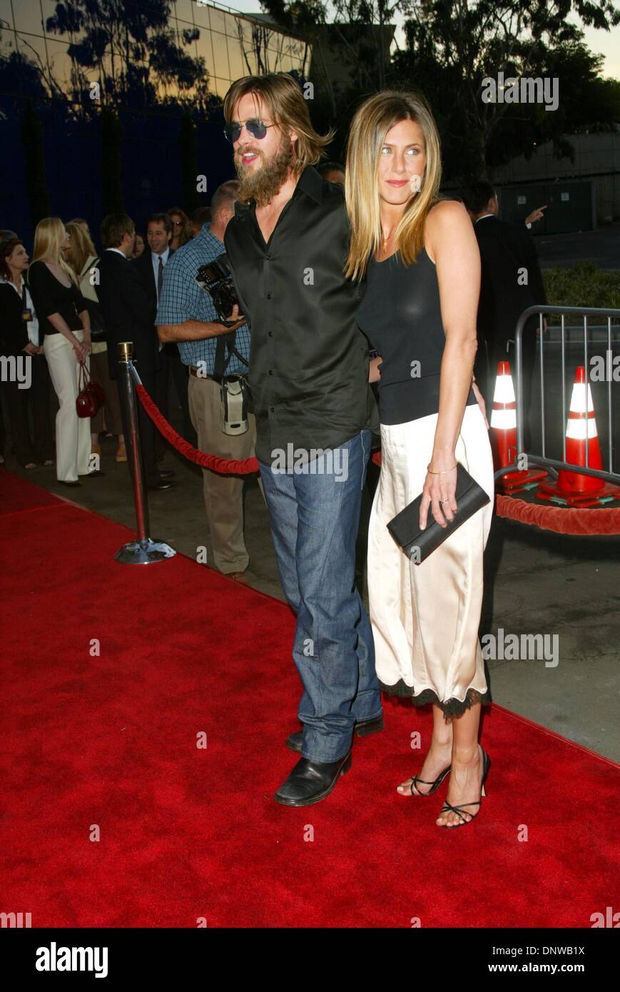 7 août 2002 - K25772FB : ''La bonne fille'' EN PREMIÈRE MONDIALE AU CENTRE DE DESIGN PACIFIQUE DE WEST HOLLYWOOD, CA. 08/07/02. FITZROY BARRETT/ 2002.BRAD PITT ET JENNIFER ANISTON(Image Crédit : © Globe Photos/ZUMAPRESS.com) Banque D'Images