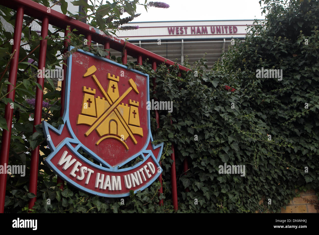 West Ham United Football Club à l'extérieur de l'insigne, Boleyn Ground Upton Park, Londres Banque D'Images