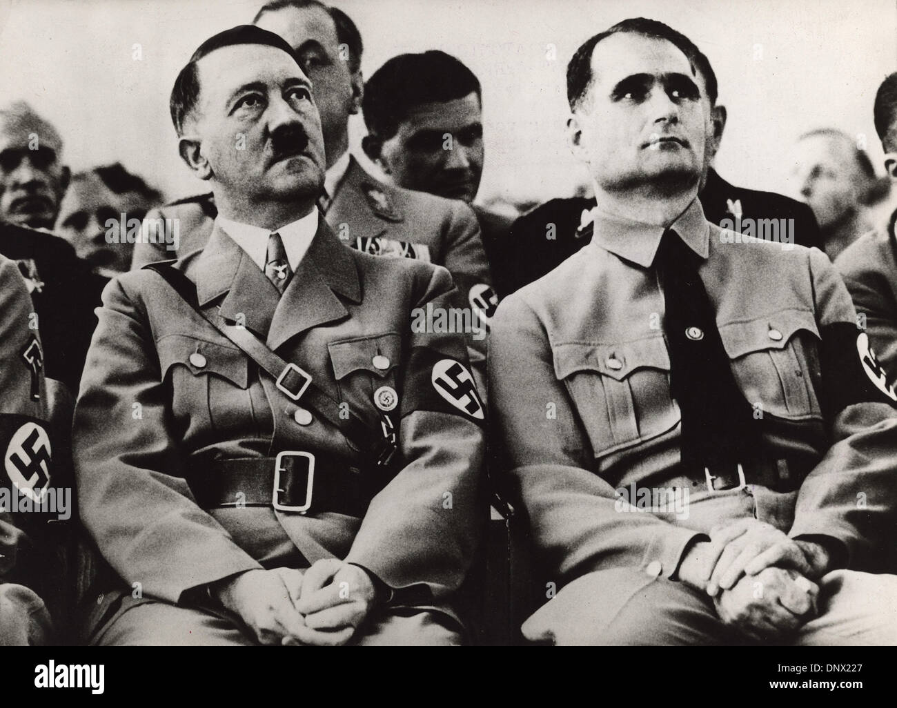 1 Septembre, 1939 - Berlin, Allemagne - "Le führer' leader nazi Adolf Hitler et son adjoint "Rudolf Hess' assis à un événement à l'époque nazie. (Crédit Image : © Keystone Photos USA/ZUMAPRESS.com) Banque D'Images