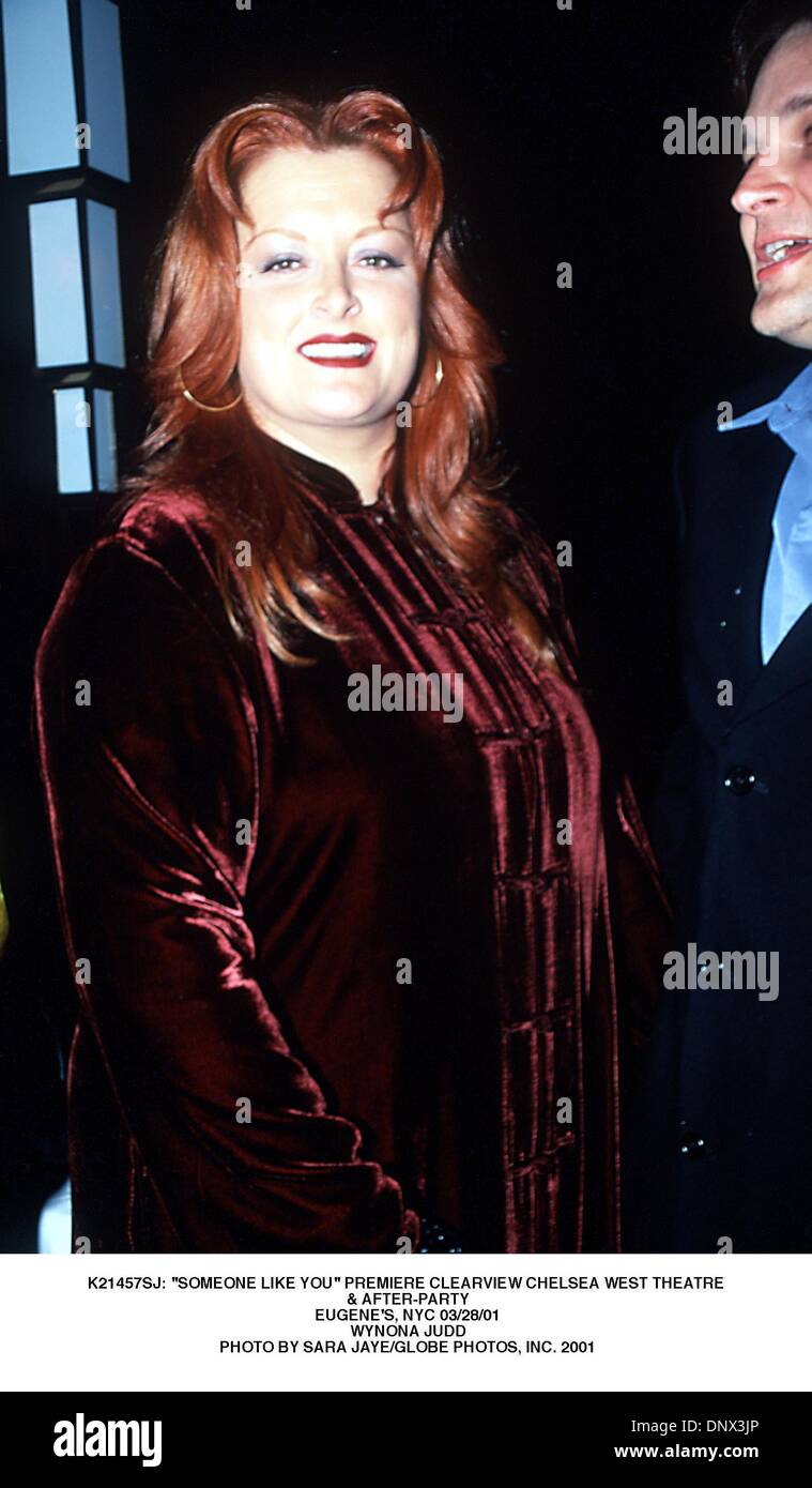 Mar. 28, 2001 - K21457SJ : '"quelqu'un comme toi'' PREMIERE CLEARVIEW CHELSEA WEST THEATRE .& AFTER-PARTY.EUGENE'S, NYC 03/28/01.WYNONA JUDD. SARA JAYE/(2001 Image : © Crédit Photos Globe/ZUMAPRESS.com) Banque D'Images