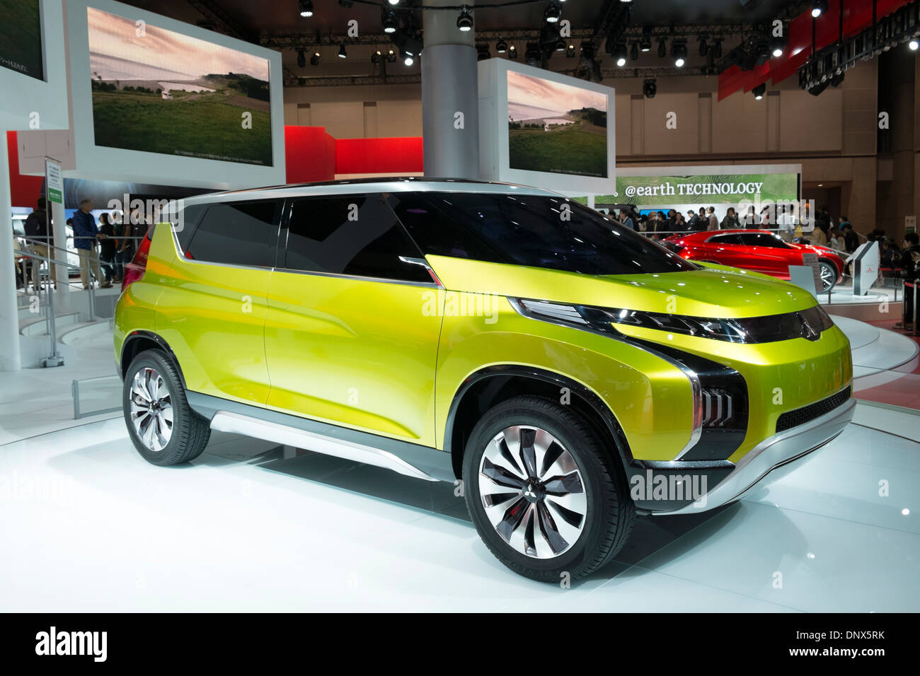 AR Mitsubishi électrique hybride concept au Salon de l'automobile 2013 au Japon Banque D'Images