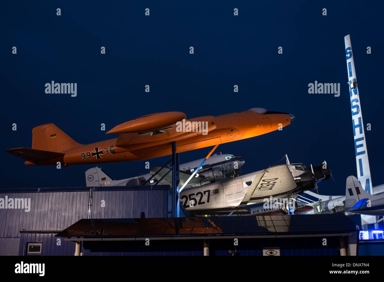 Photo de nuit à partir d'avions à la Technik et Auto Museum Sinsheim , Allemagne Banque D'Images