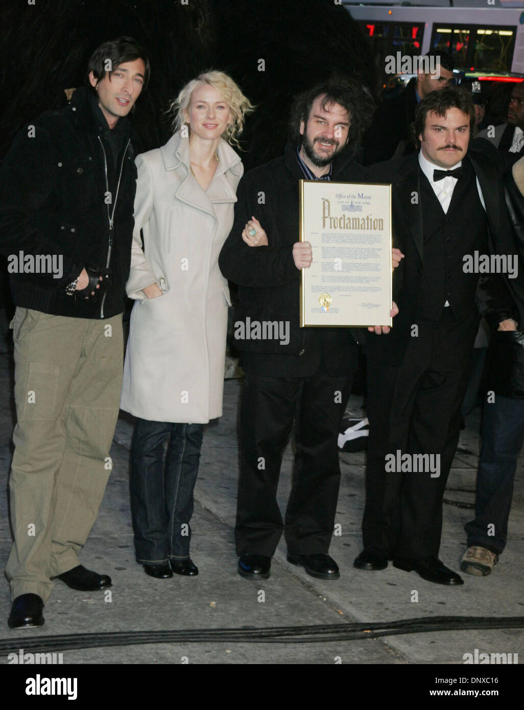 Déc 05, 2005 ; New York, NY, USA ; acteur Adrien Brody, l'actrice Naomi Watts, Réalisateur Peter Jackson, l'acteur Jack Black à la 'King Kong' conférence de presse tenue à Times Square. Crédit obligatoire : Photo par Nancy/Kaszerman ZUMA Press. (©) Copyright 2005 by Kaszerman Banque D'Images