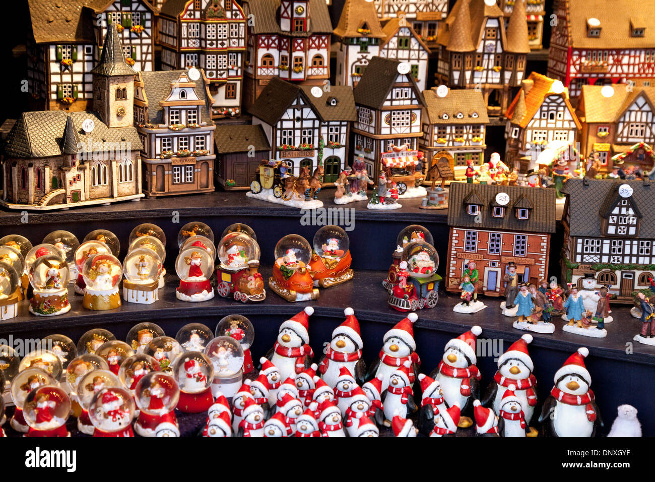 Des cadeaux de Noël pour la vente au marché de noël de Cologne, Cologne (Köln), Allemagne Europe Banque D'Images