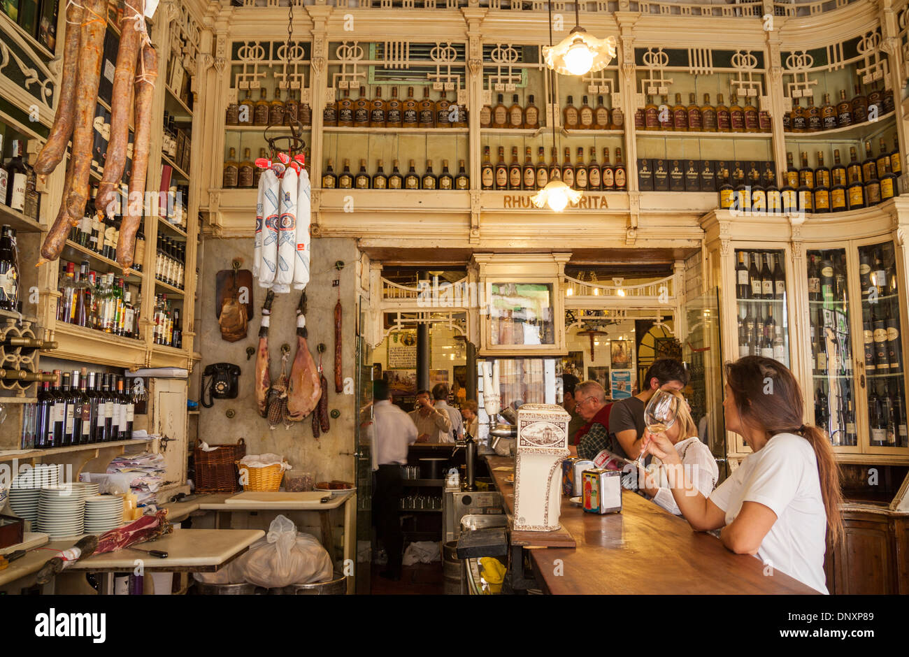 Le célèbre El Rinconcillo bar à tapas à Séville. Dit être le plus