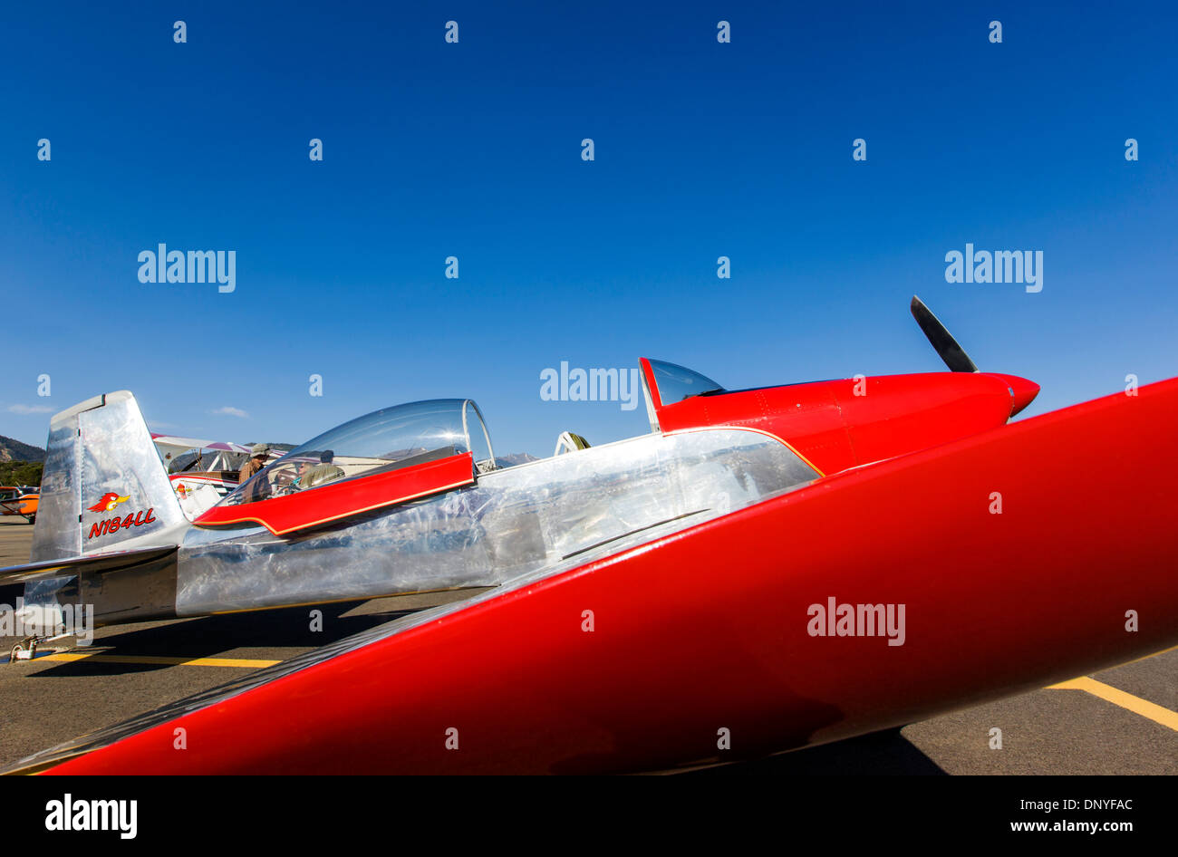 Van's Aircraft RV8 ; Antique et des avions modernes à l'événement annuel de Salida ArtWalk Fly-In Banque D'Images