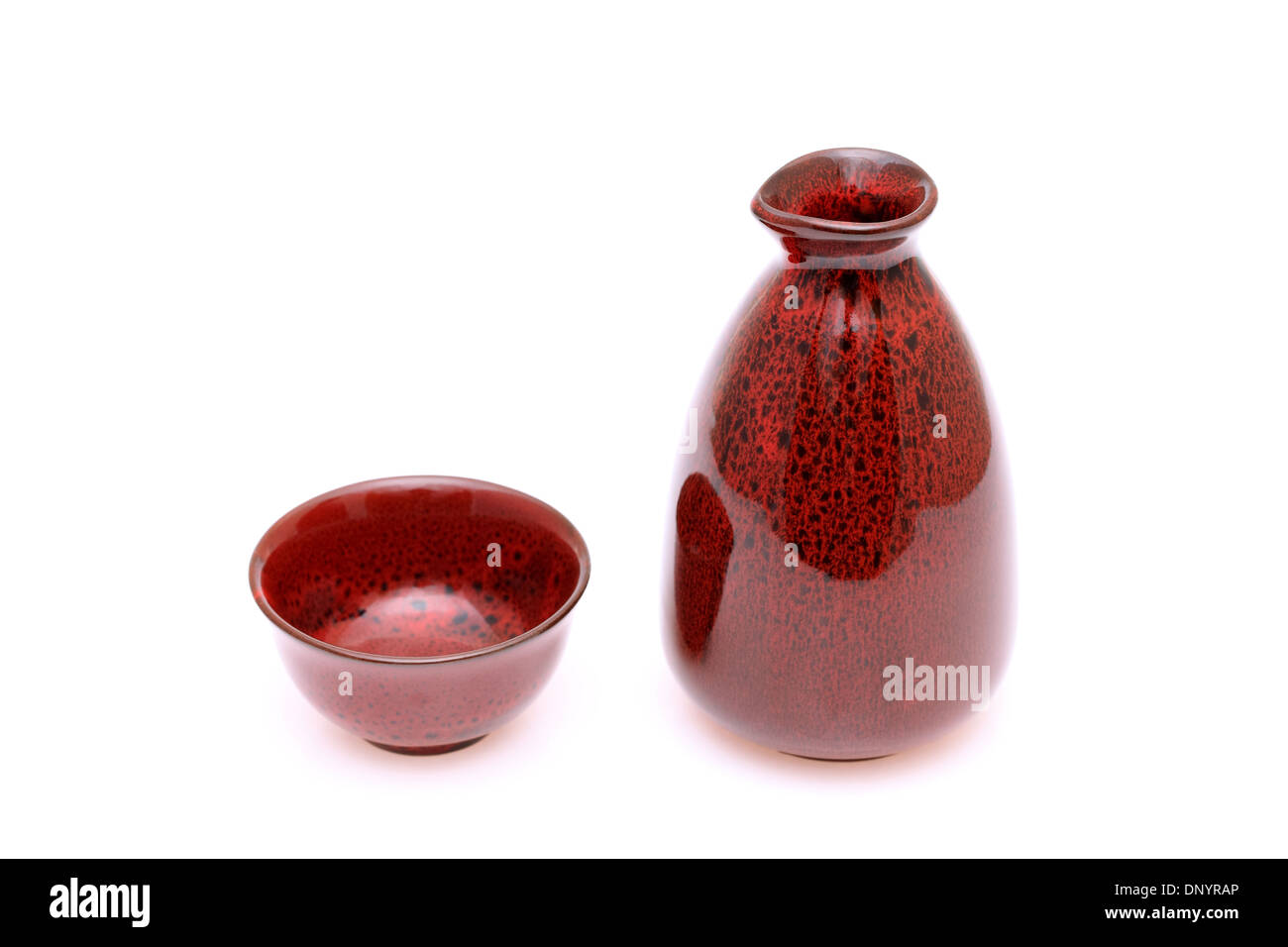 Bouteille de sake japonais et tasse Banque D'Images