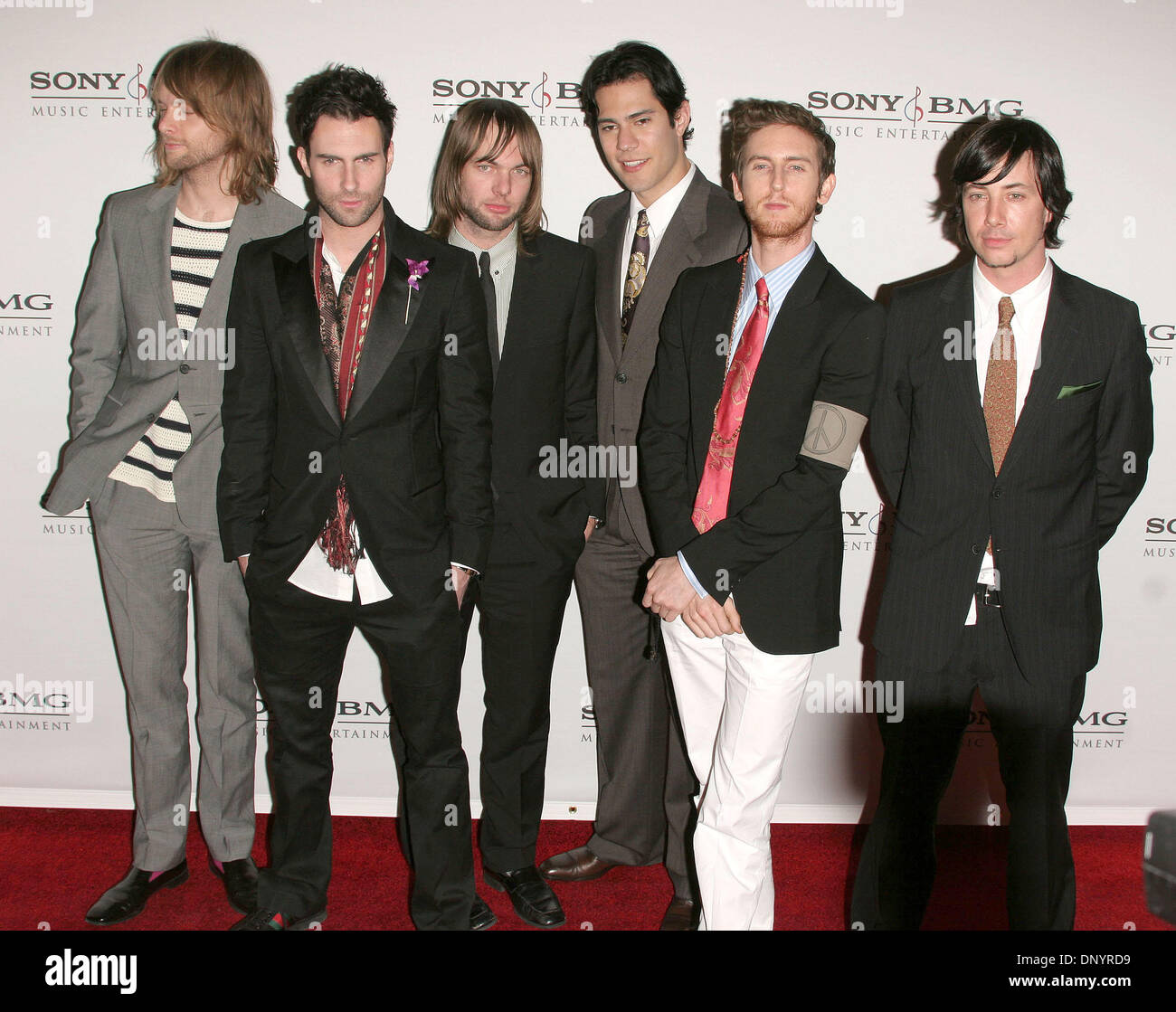 Feb 08, 2006 ; Los Angeles, CA, USA ; Groupe Maroon 5 arrivant à la poste Sony BMG Grammy a tenu à l'Tropicana Bar dans le Hollywood Roosevelt Hotel. Crédit obligatoire : Photo par Paul Fenton/KPA/ZUMA Press. (©) Copyright 2006 by Paul Fenton Banque D'Images