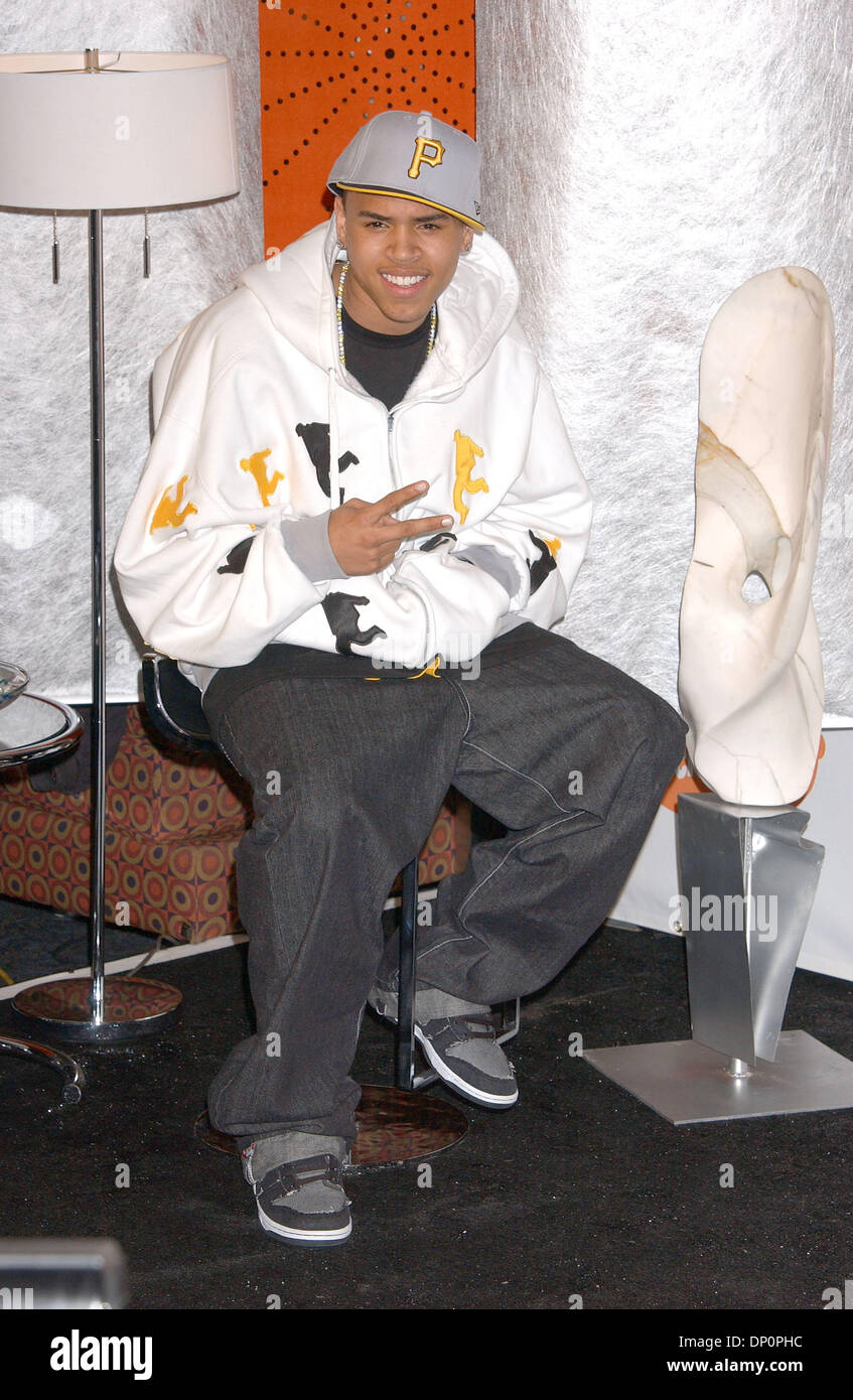 Apr 01, 2006 ; Los Angeles, CA, USA ; Chris Brown à la 19ème Nickelodeon Kid's Choice Awards tenue à l'Pavillon Pauley sur le campus de l'UCLA. Crédit obligatoire : Photo par Paul Fenton/KPA/ZUMA Press. (©) Copyright 2006 by Paul Fenton Banque D'Images