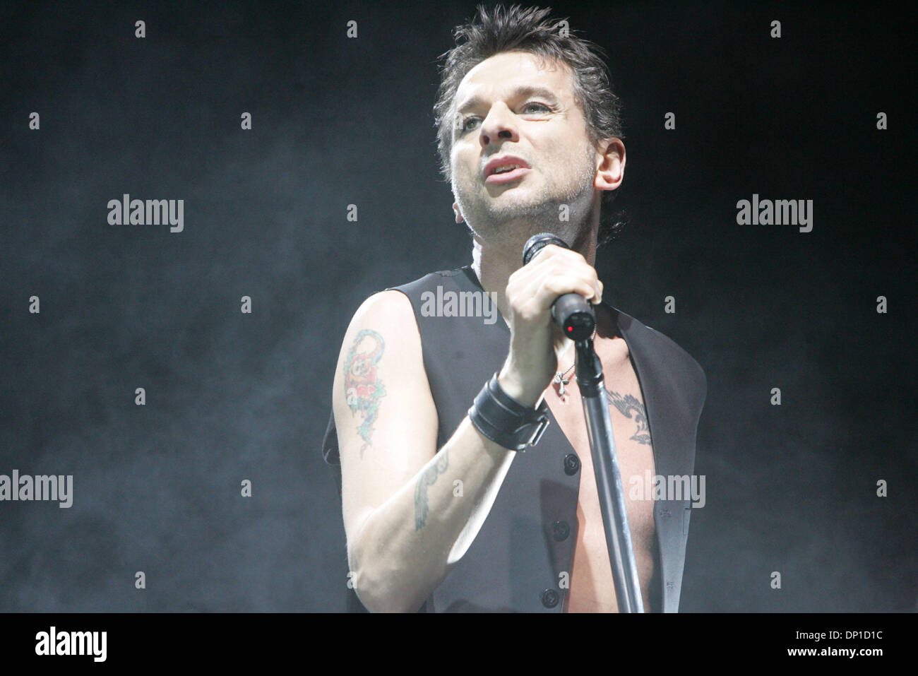 Apr 29, 2006 ; Indio, CA, USA ; Dave Gahan du groupe 'Depeche Mode' au Coachella Valley Music and Arts Festival crédit obligatoire : Photo par Crissy Pascual/SDU-T/ZUMA Press. (©) Copyright 2006 by SDU-T Banque D'Images