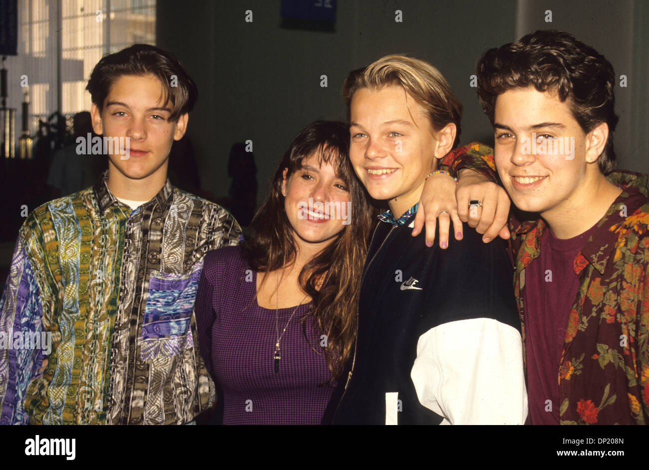 11 mai, 2006 ; Hollywood, CA, USA ; acteur Leonardo Dicaprio (né le 11 novembre 1974) est un acteur américain bien connu pour des rôles dans les films à succès comme Titanic (1997) et l'Aviateur (2004). Avec Tobey Maguire (L), SOLEIL MOON FRYE (2L). Crédit obligatoire : Photo par Kathy Hutchins/ZUMA Press. (©) Copyright 2006 par Kathy Hutchins Banque D'Images