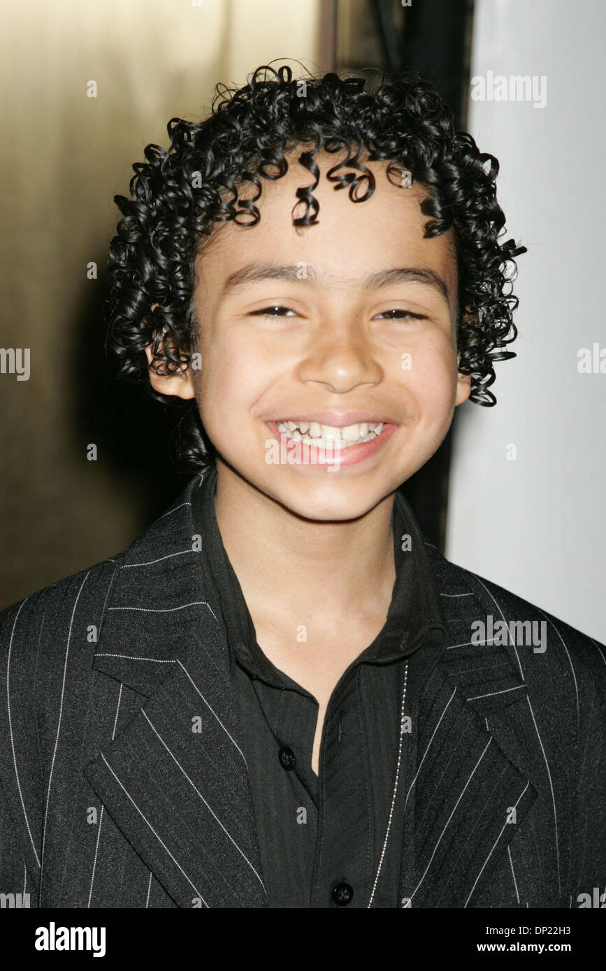 Séries Tv Avec Noah Gray cabey 15 mai, 2006 ; New York, NY, USA ; acteur Noah GRAY CABEY-à l'arrivée pour  la tenue NBC Upfront Primetime 2006-2007 au Radio City Music Hall. Crédit  obligatoire : Photo par Nancy/Kaszerman