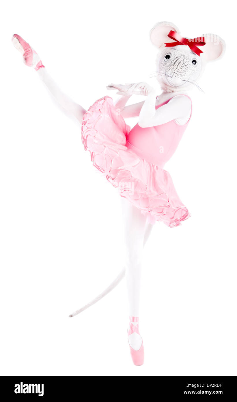 Angelina Ballerina en pointe à la recherche dans l'appareil photographié dans le studio. Banque D'Images
