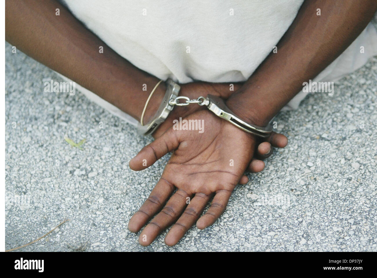 Jun 23, 2006 ; Port Saint Lucie, FL, USA ; Hicks Junior, a été arrêté lors de la première mission d'un anti-gang task force, qui est composé de membres du Port Saint Lucie et de Fort Pierce les services de police et le bureau du shérif du comté. Les quatre suspects ont été arrêtés qu'ils cherchaient. Crédit obligatoire : Photo par Vada/Mossavat Palm Beach Post/ZUMA Press. (©) Copyright 2006 par Pal Banque D'Images