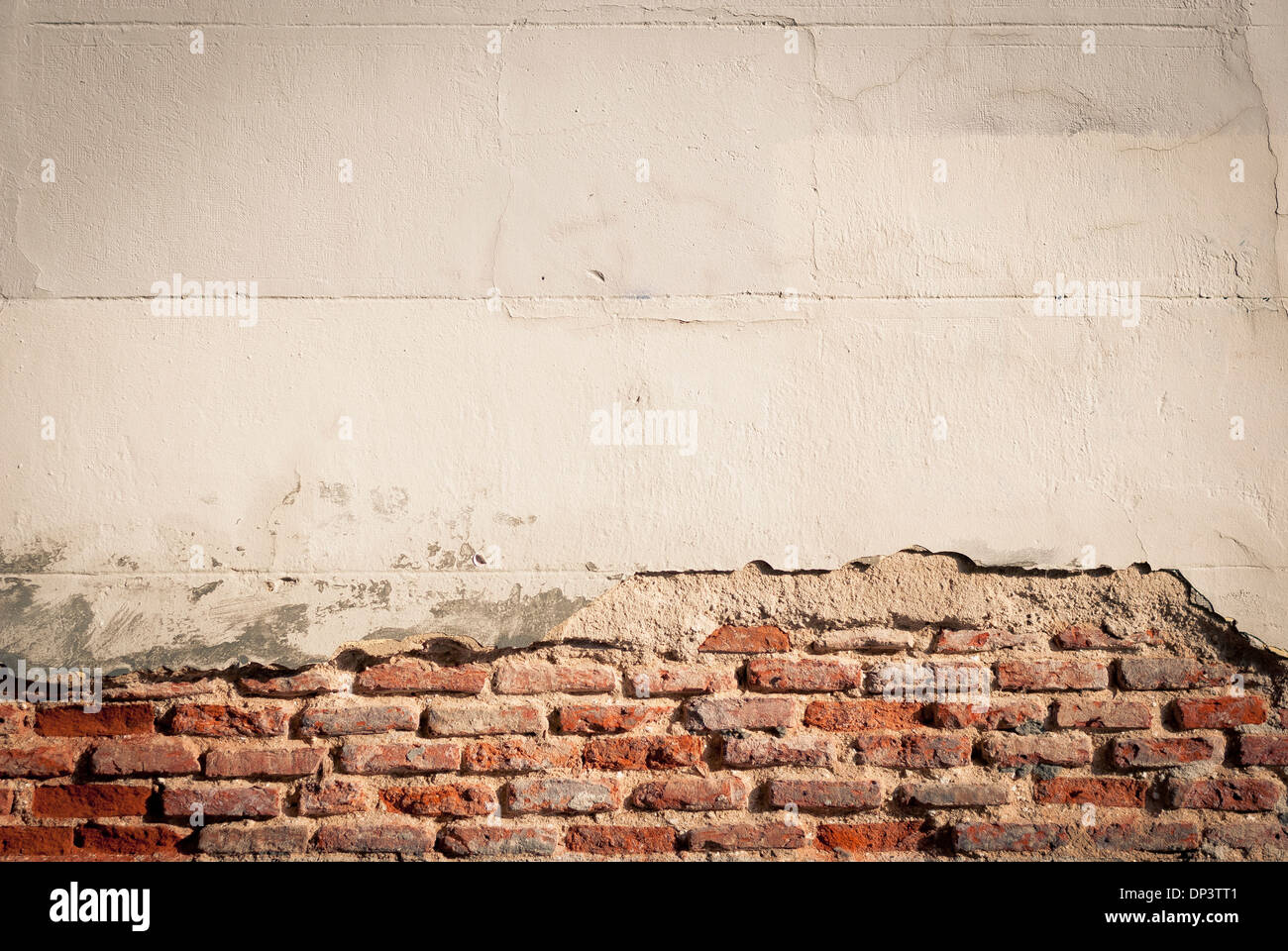 Mur de brique brisée Banque D'Images