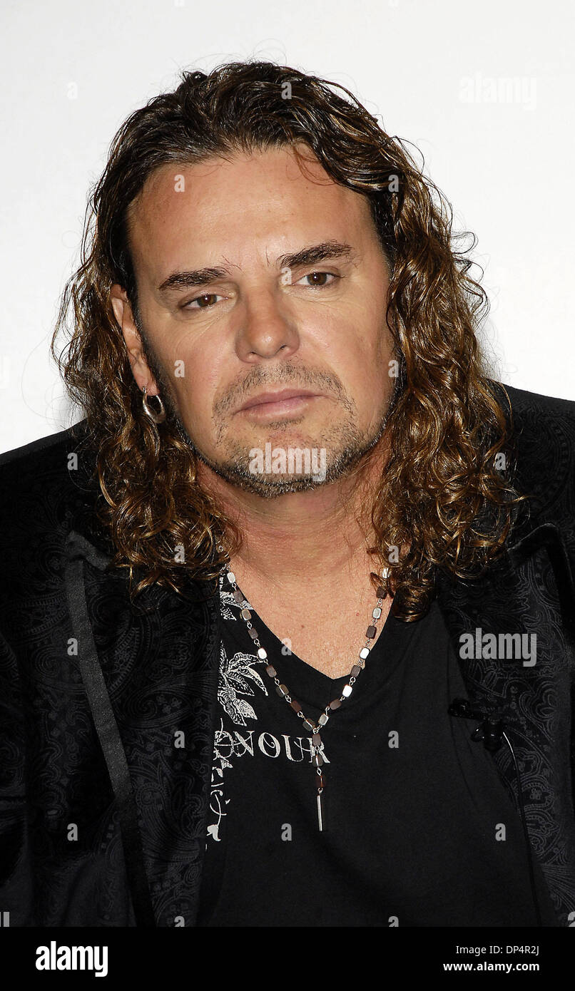 Aug 21, 2006 ; Los Angeles, CA, USA ; chanteur FHER, du groupe de rock mexicain Mana, au cours d'une conférence de presse pour la sortie de leur dernier CD "Amar Es combattre." Photo : crédit obligatoire par Vaughn Youtz/ZUMA Press. (©) Copyright 2006 par Vaughn Youtz Banque D'Images
