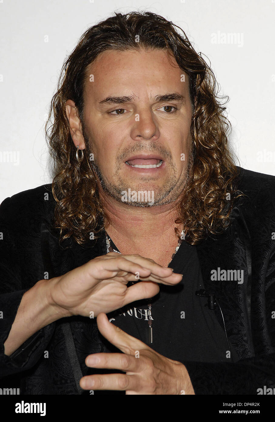 Aug 21, 2006 ; Los Angeles, CA, USA ; chanteur FHER, du groupe de rock mexicain Mana, au cours d'une conférence de presse pour la sortie de leur dernier CD "Amar Es combattre." Photo : crédit obligatoire par Vaughn Youtz/ZUMA Press. (©) Copyright 2006 par Vaughn Youtz Banque D'Images