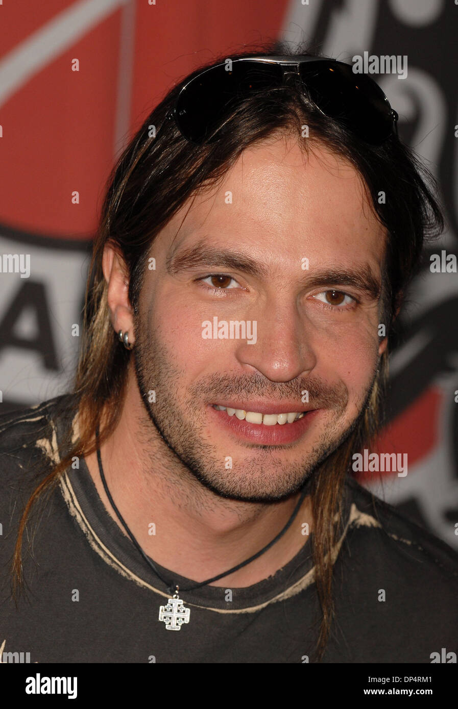 Aug 23, 2006 ; New York, NY, USA ; SERGIO VALLIN de 'MANA' pour la sortie du CD "Amar es combattre' qui a eu lieu au Virgin Megastore de Times Square crédit obligatoire : Photo par Dan Herrick/ZUMA KPA. (©) Copyright 2006 by Dan Herrick Banque D'Images