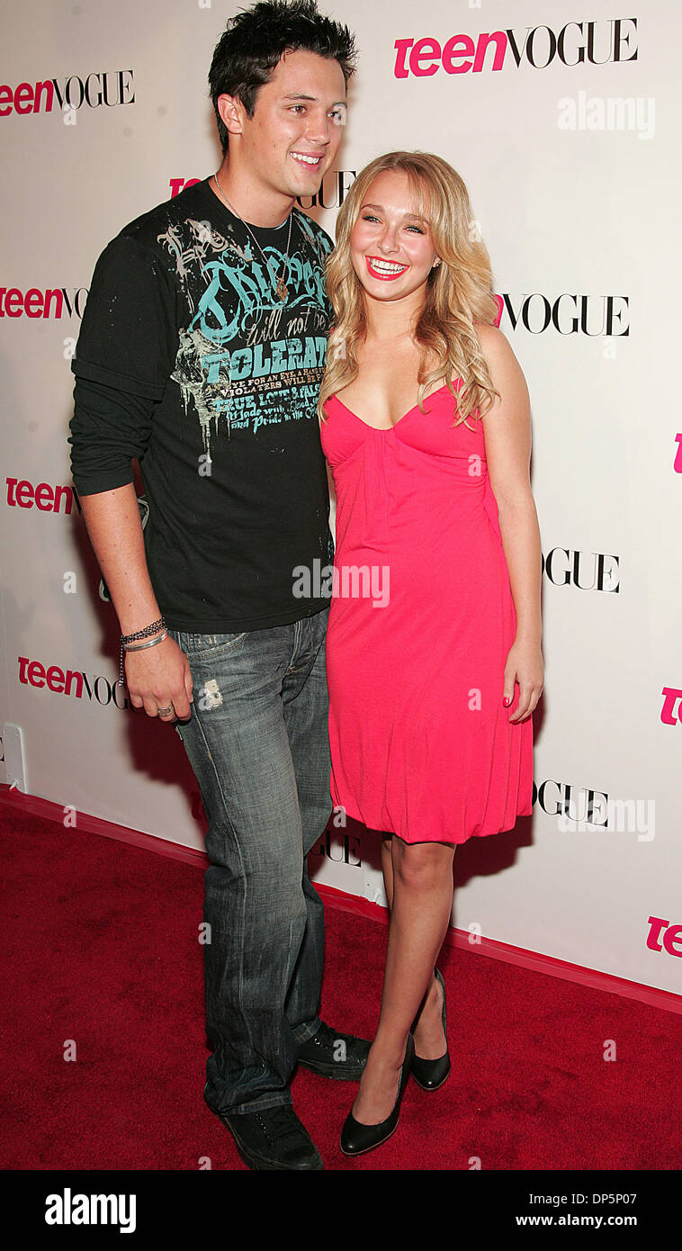 Sep 20, 2006 ; West Hollywood, CA, USA ; l'actrice Hayden Panettiere et STEPHEN COLLETTI arrivant à la célébration Fête pour les Teen Vogue Young Hollywood cause figurant au Sunset Tower Hotel à West Hollywood, CA. Crédit obligatoire : Photo par Jerome Ware/ZUMA Press. (©) Copyright 2006 by Jerome Ware Banque D'Images