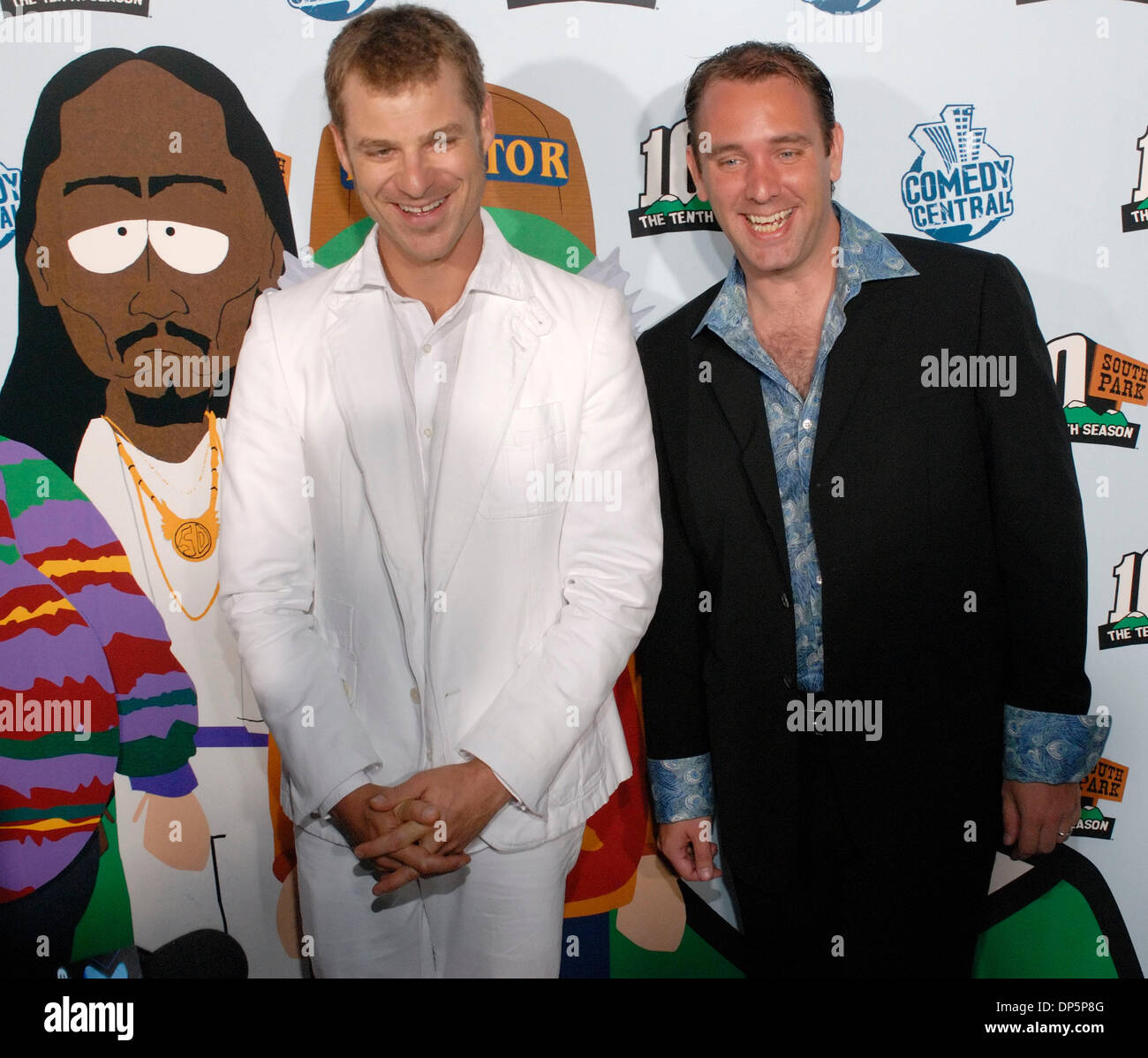 Sep 21, 2006 ; Hollywood, CA, USA ; Matt Stone et Trey Parker (R) assister à la fête de lancement de dvd pour le 'South Park Hits : Volume 1.' South Park a été créée le 13 août 1997 et reste les meilleurs et les plus populaires dans l'histoire de Comedy Central. Crédit obligatoire : Photo par Rob DeLorenzo/ZUMA Press. (©) Copyright 2006 par Rob DeLorenzo Banque D'Images