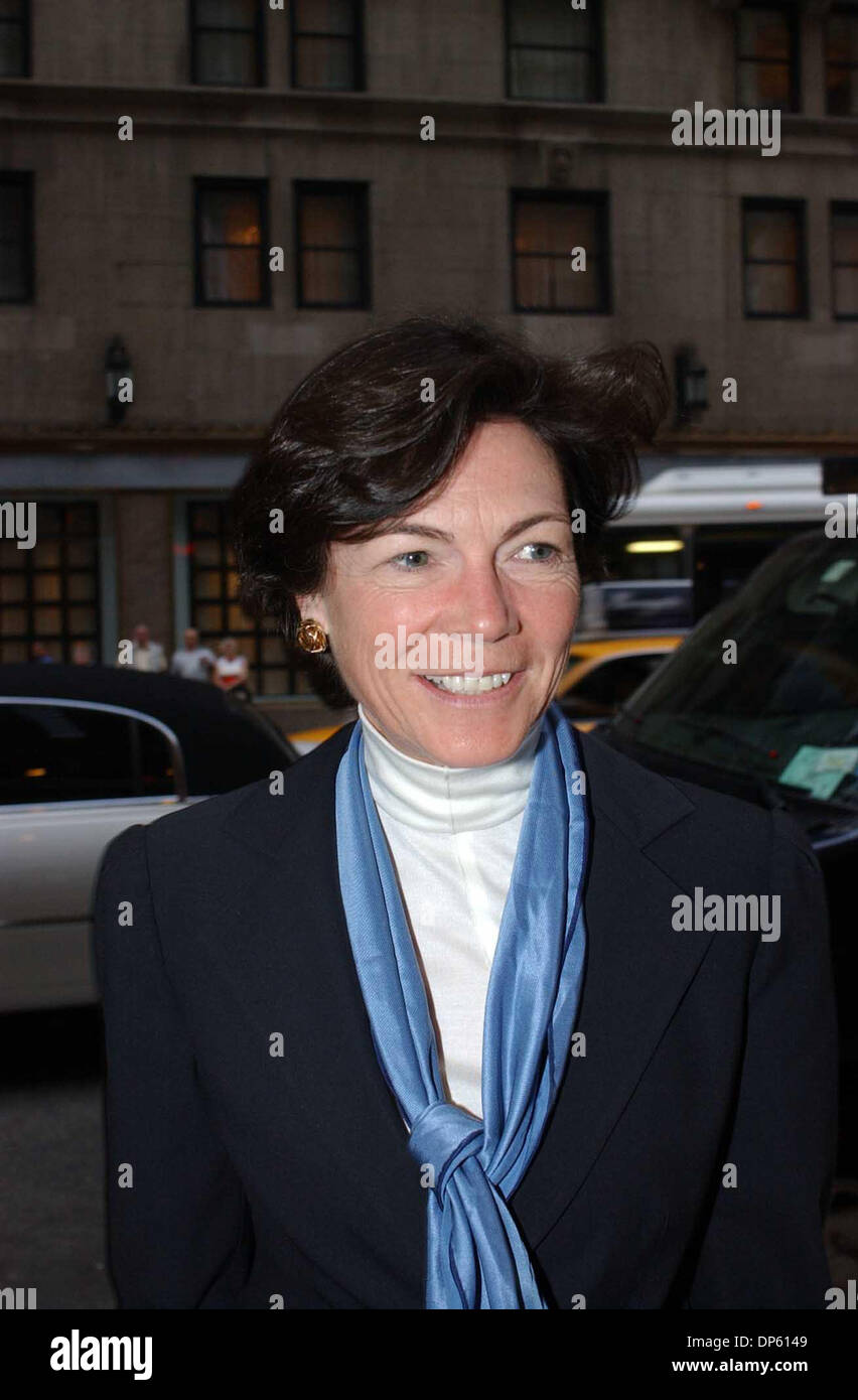 Oct 03, 2006, Manhattan, NY, USA ; Diane Taylor arrive à une collecte de fonds détenus dans l'État de NY Républicain candidat Procureur Général Jeanine Pirro, honneur au New York Marriott East sur Lexington Avenue à New York. TAYLOR est allé(e) à montrer son soutien. Crédit obligatoire : Photo par Neil DeCrescenzo/ZUMA Press. (©) Copyright 2006 by Neil DeCrescenzo Banque D'Images