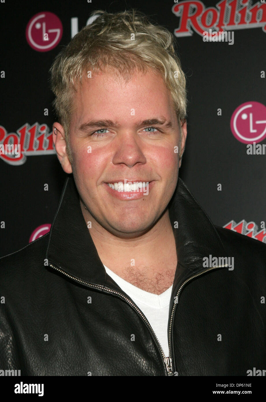Oct 03, 2006 ; Los Angeles, CA, USA ; potins reporter PEREZ HILTON arrive dans le magazine Rolling Stone 2006 Célébration Hot List. Crédit obligatoire : Photo par Marianna Massey Jour/ZUMA Press. (©) Copyright 2006 par Marianna jour Massey Banque D'Images