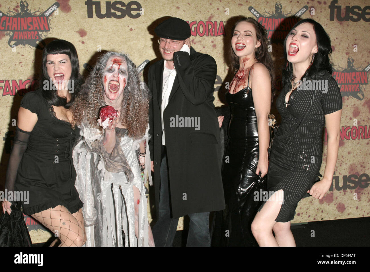 Oct 15, 2006 ; Los Angeles, CA, USA ; Acteurs COURTNEY SALANON, JESSICA  CHISUM ROBENS CHIEKO, MAGALY BELTRAN ET MARIE ANNE SILVA au fusible  Fangoria Chainsaw Awards - Arrivals tenue à l'Orpheum
