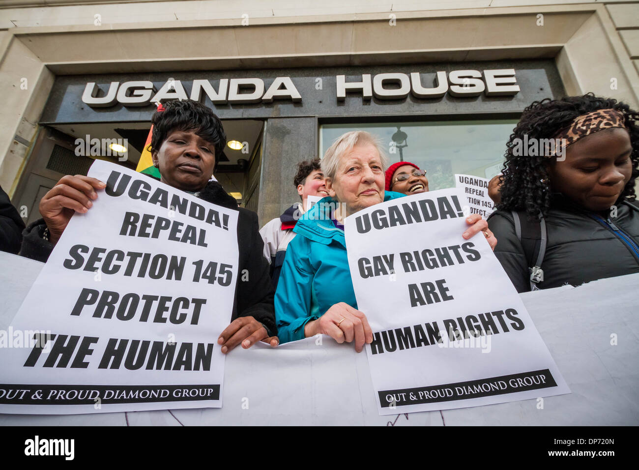 Manifestation LGBTI détenues à l'extérieur du Haut-commissariat de l'Ouganda Banque D'Images