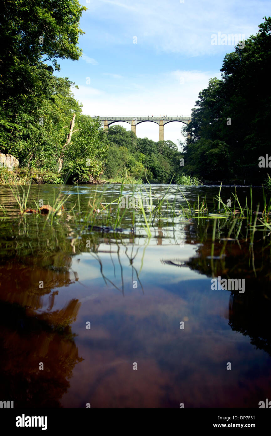 Aqueduc de Pontcysyllte, au nord du Pays de Galles, bâtiment classé et un site du patrimoine mondial construit par Thomas Telford Banque D'Images