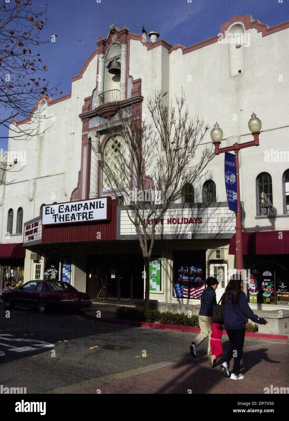 Si l'intérieur de la Le Campanil Theatre à Antioche en Californie se fait surtout avec la rénovation de la grande salle. L'extérieur devra attendre pour le moment. (Fois/Herman Bustamante JR.)/ZUMA Press Banque D'Images