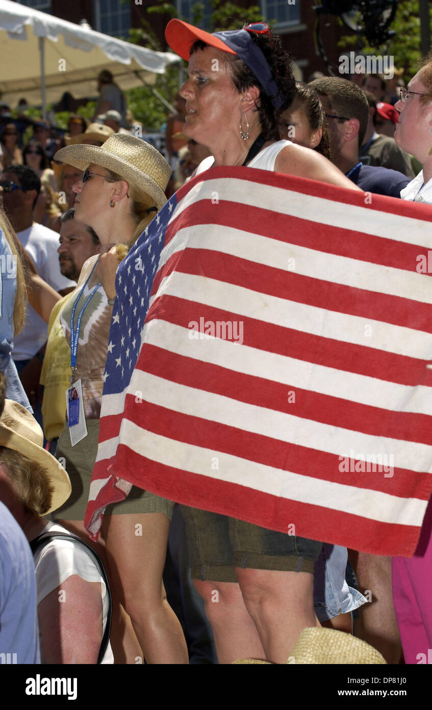 Jun 09, 2006 - Nashville, TN, USA - Ventilateur au cours de Darryl Worley concert au Stade Riverfront dans le cadre du CMA 2006 Music Festival qui a eu lieu au centre-ville de Nashville. (Crédit Image : © Jason Moore/ZUMA Press) Banque D'Images