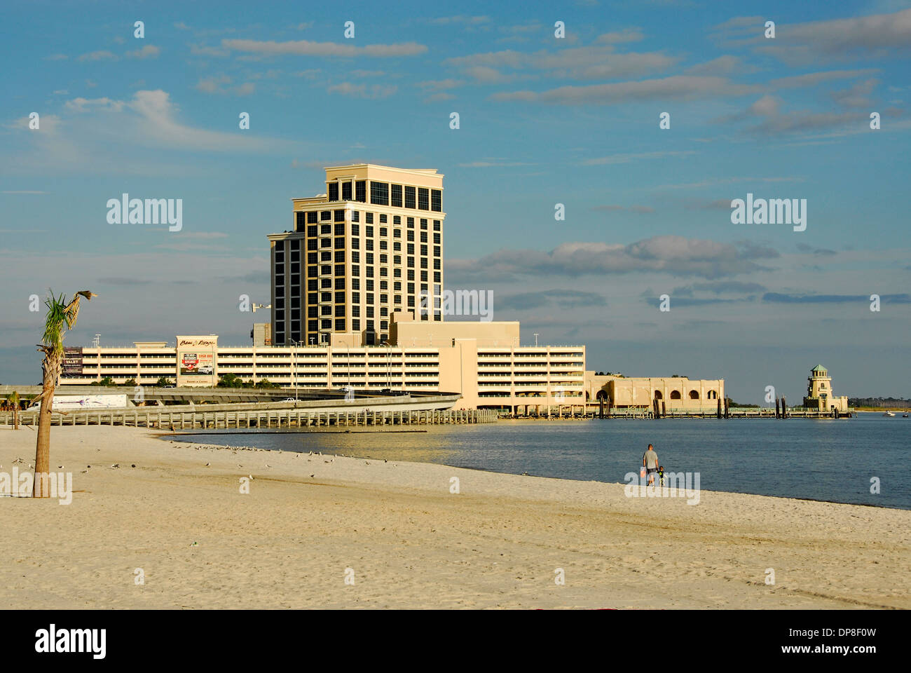 Plage de Biloxi et de Beau Rivage Hotel et Casino Resort de Biloxi, Mississippi Banque D'Images