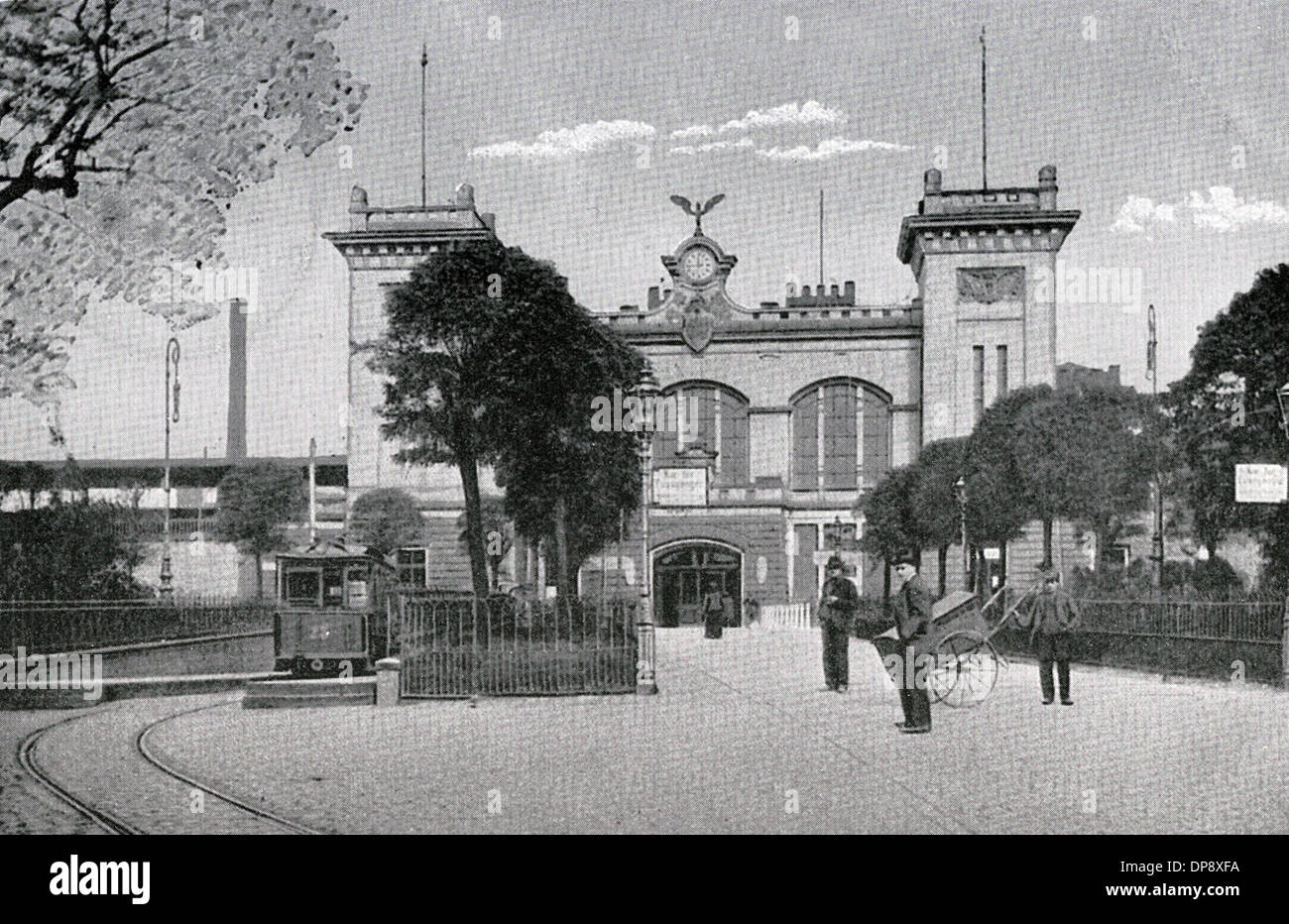 La gare (aujourd'hui la gare centrale de Sarrebruck) autour de 1905. Foto : Becker&Bredel (c) afp - Rapport Banque D'Images