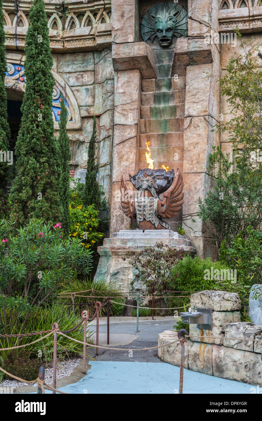 Statue à l'extérieur de la fureur du Poseidon attraction dans le Continent Perdu à Islands of Adventure à Universal Studios, en Floride Banque D'Images