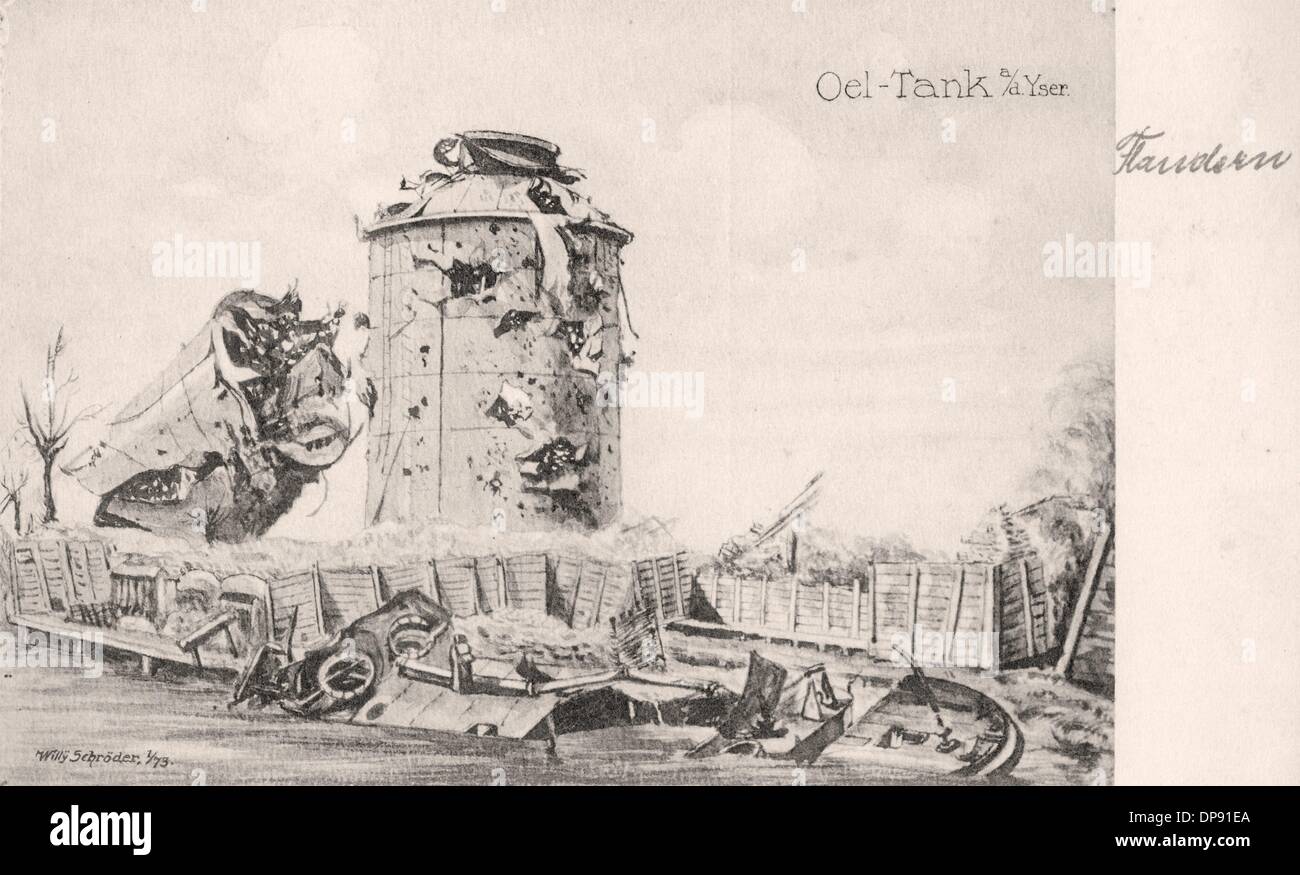 Une carte postale allemande datant de la première Guerre mondiale montre un réservoir de pétrole détruit près de la rivière Yser en Flandre Occidentale en 1915. Fotoarchiv für Zeitgeschichte Banque D'Images
