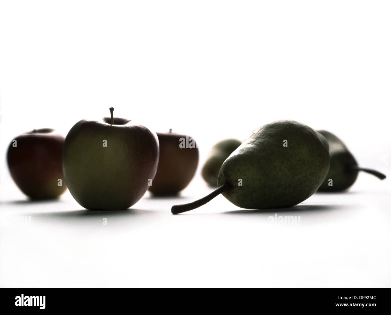 Les pommes, poires, et studio, white, de l'alimentation, fruits, Banque D'Images