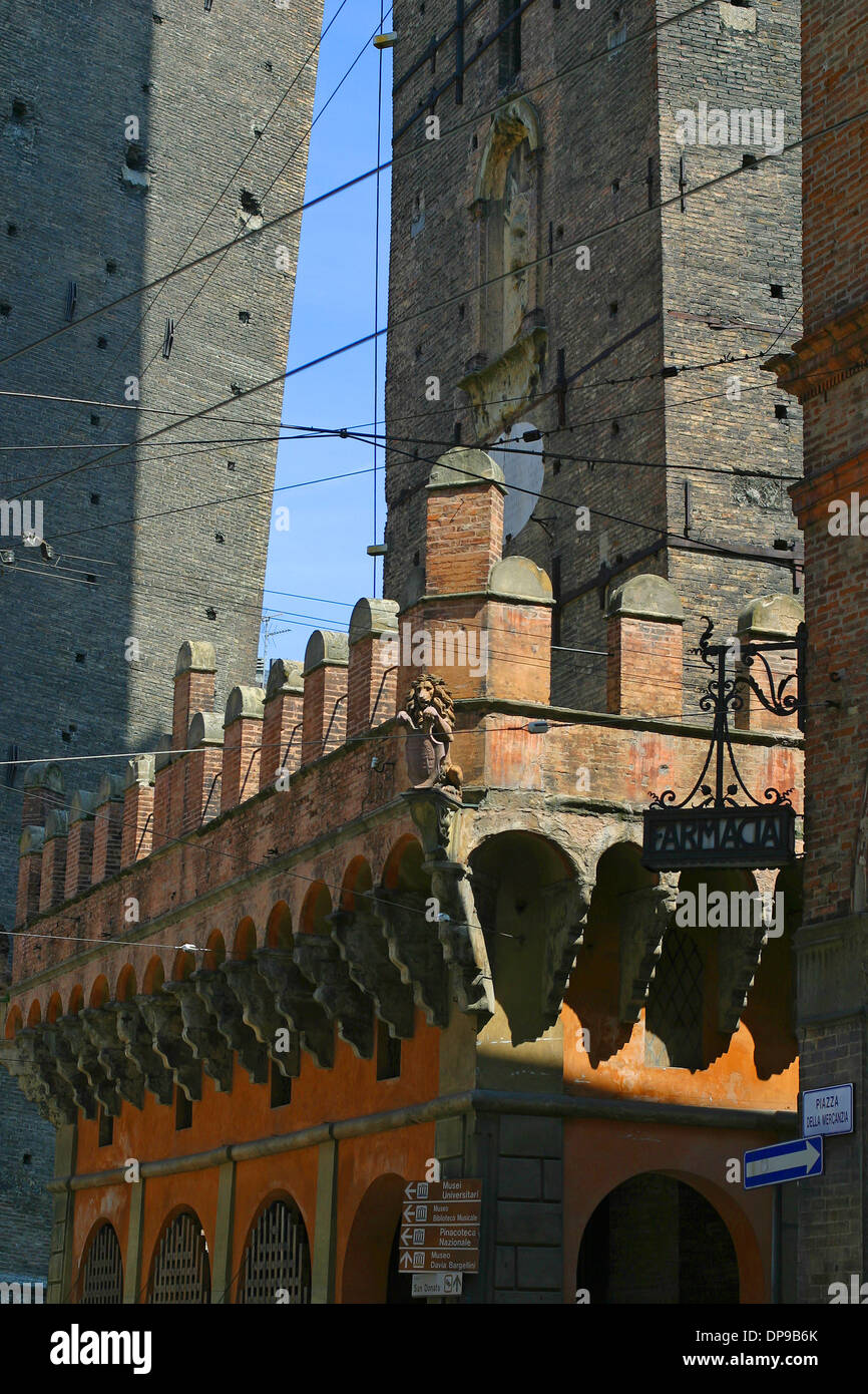 Bologne, Emilie-Romagne, Italie. 500 marches mènent au sommet de la tour Asinelli nommé d'après la famille qui l'a construit Banque D'Images