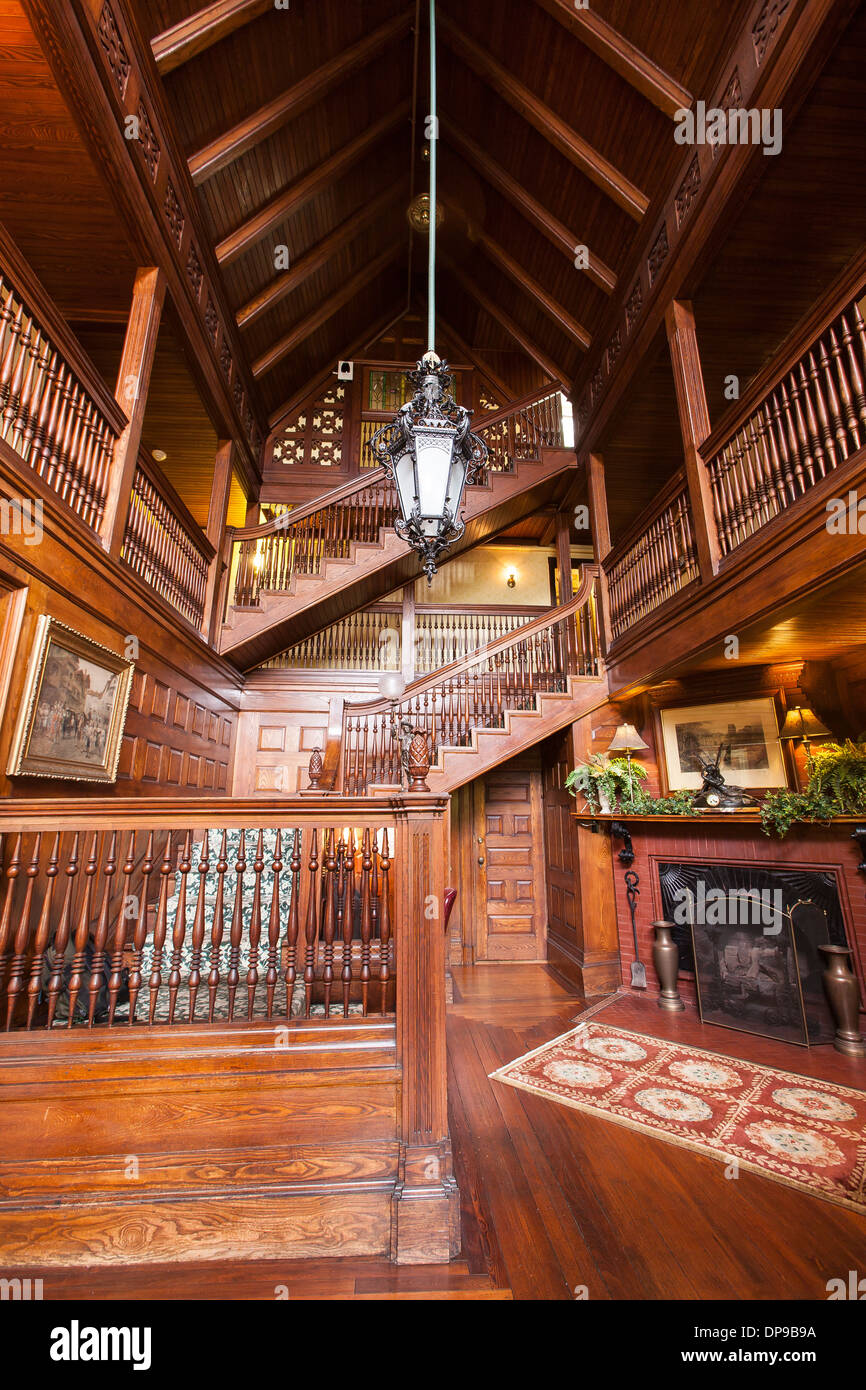 Le panneau intérieur de la ville historique de bed and breakfast dans la ville côtière de la Nouvelle Angleterre de Newport, un lieu de vacances populaire Banque D'Images Le panneau intérieur de la ville historique de bed and breakfast dans la ville côtière de la Nouvelle Angleterre de Newport, un lieu de vacances populaire Banque D'Images