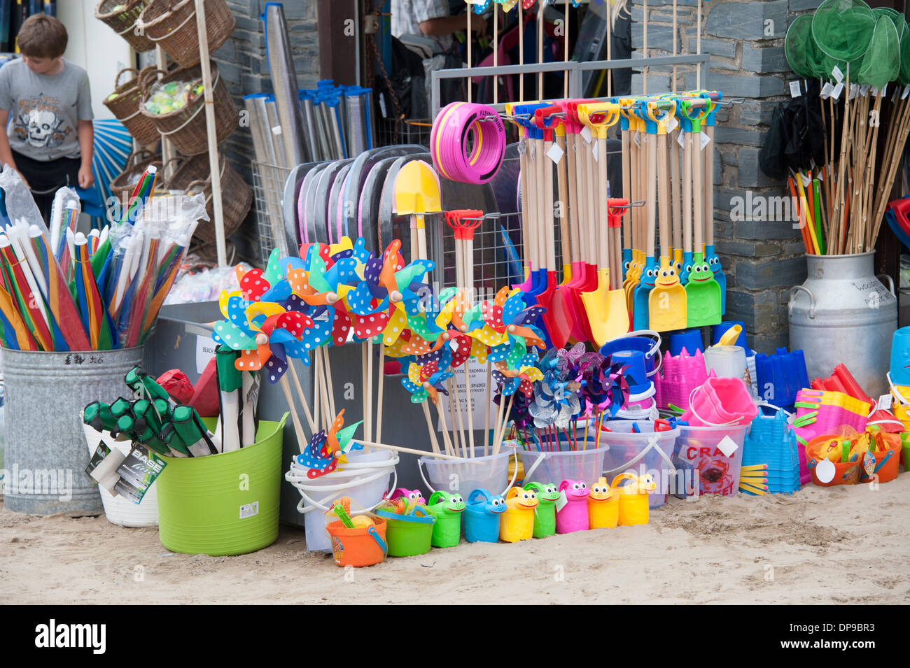 Boutique plage mer & Godet et Spade jouer sand Banque D'Images