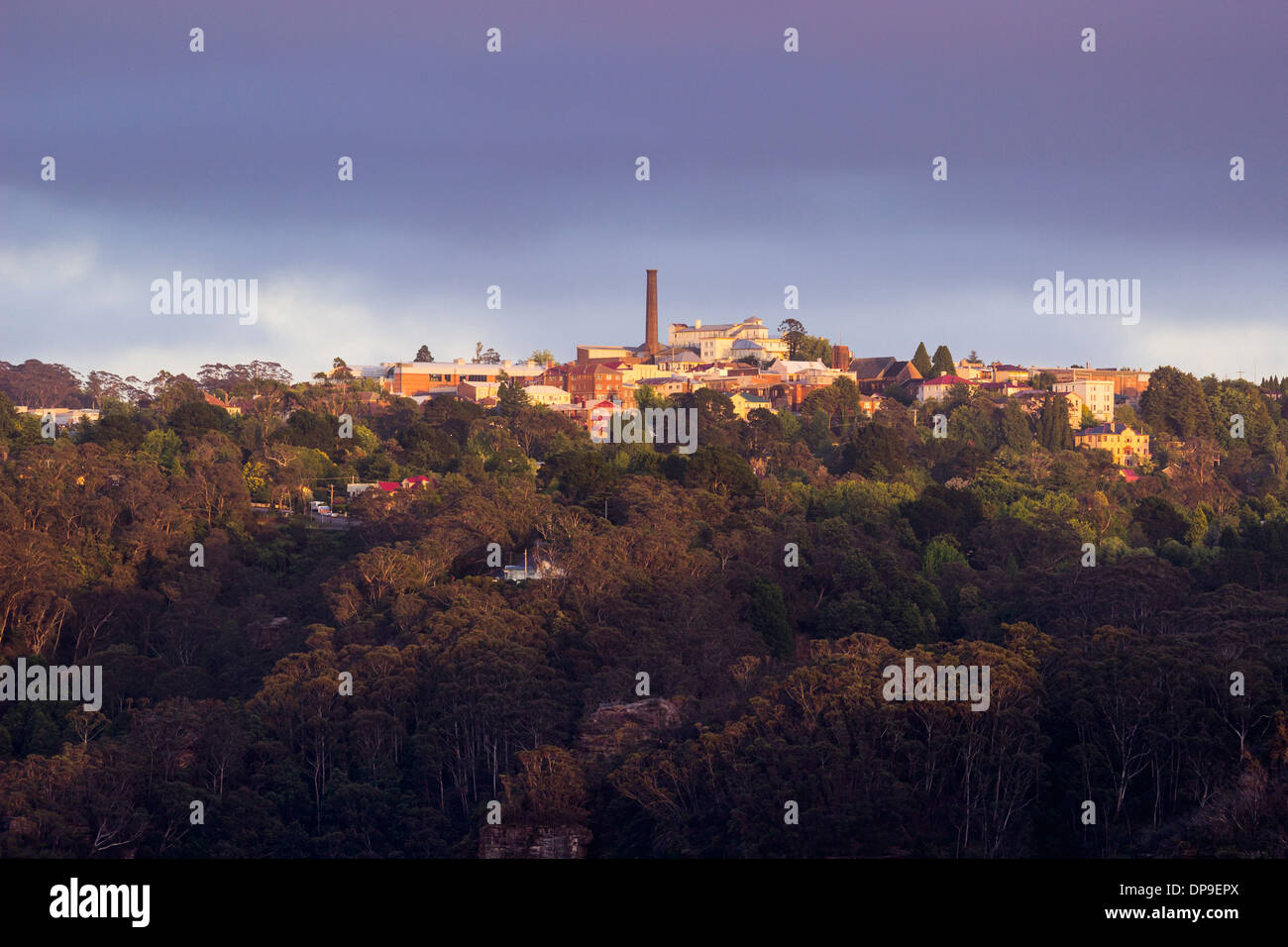 La ville de Katoomba, dans la région des Montagnes Bleues, près de Sydney, New South Wales, Australie, prises de Point Sublime Banque D'Images