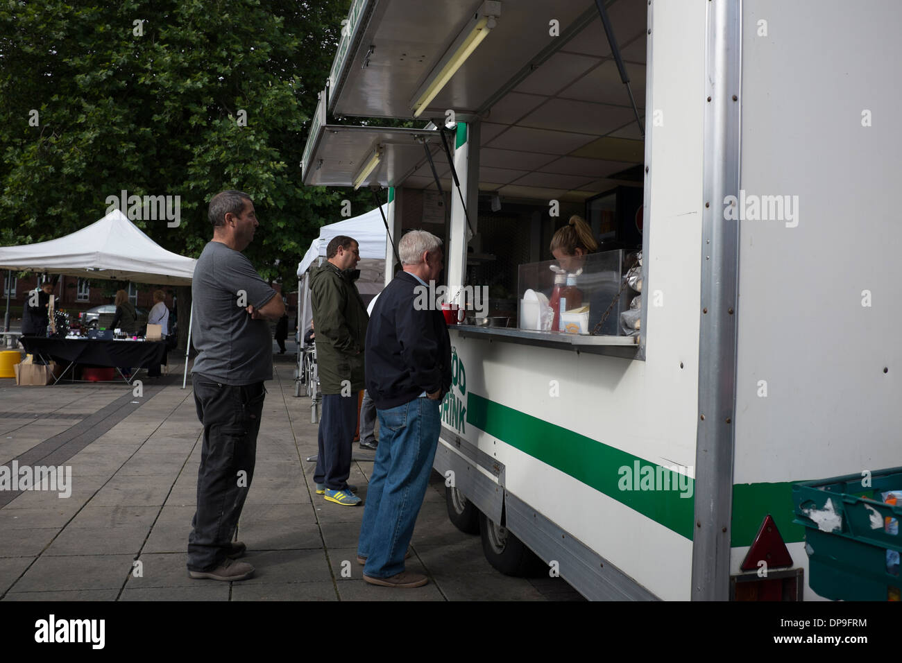 Van Burger fast food malsaine gras achat hommes Banque D'Images