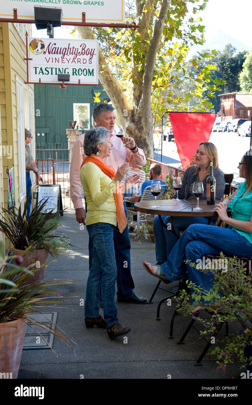Dégustation de vin dans le comté de Mendocino, en Californie Banque D'Images