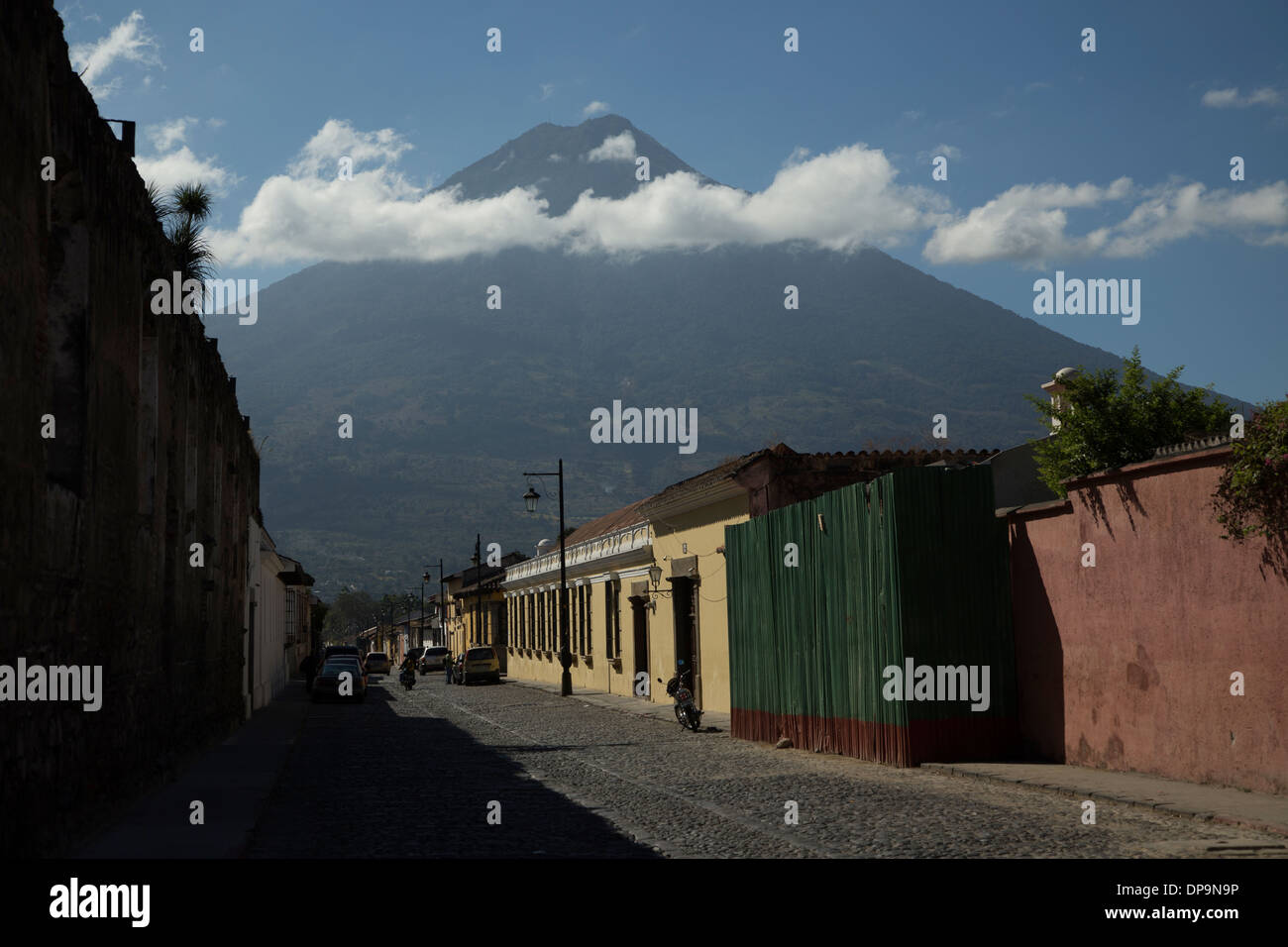 Street View de Volcan de Agua, Antigua Guatemala Banque D'Images