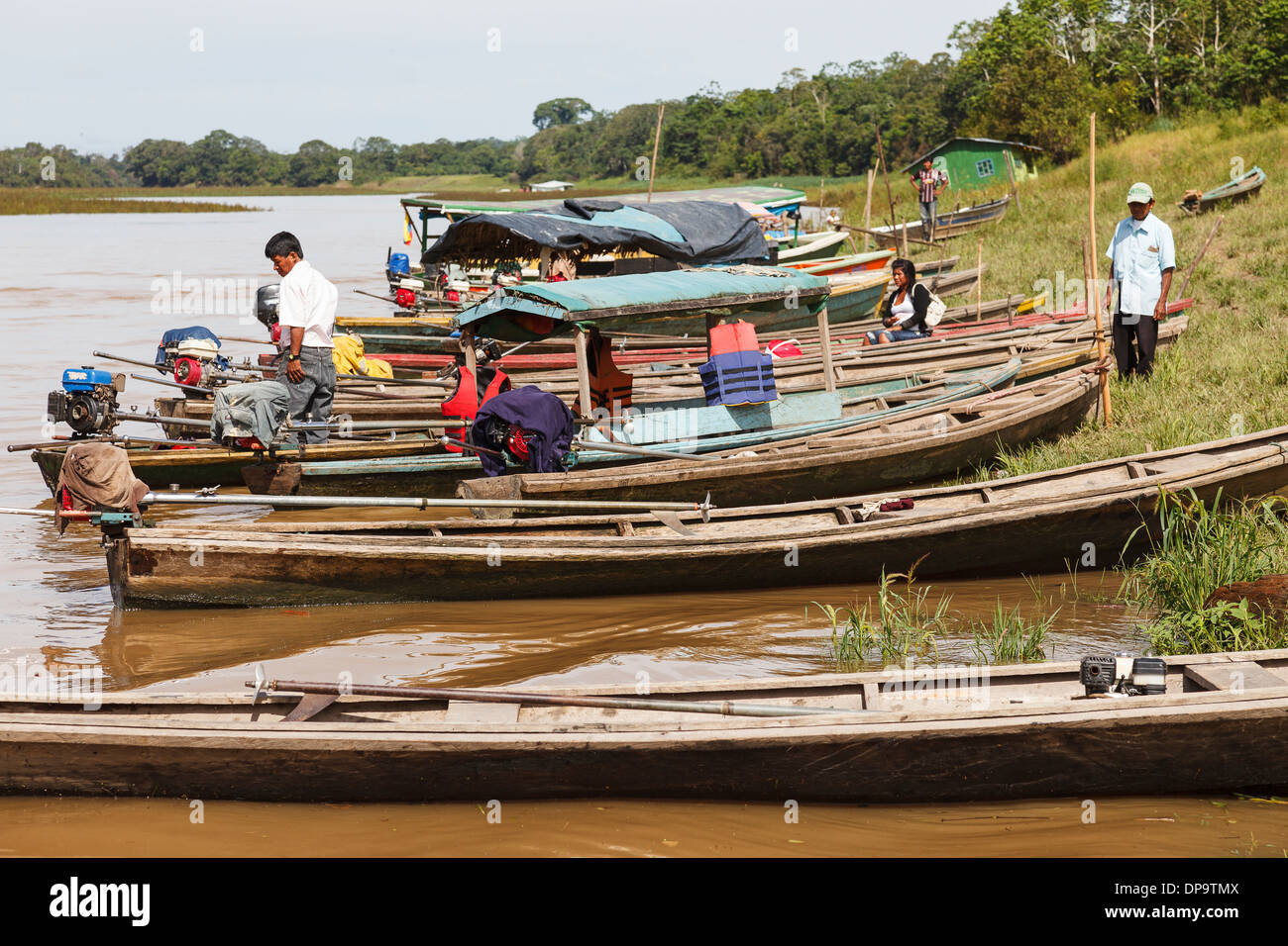 Bateaux, Puerto Nariño, Amazones river, en Colombie, l'Amérique Banque D'Images