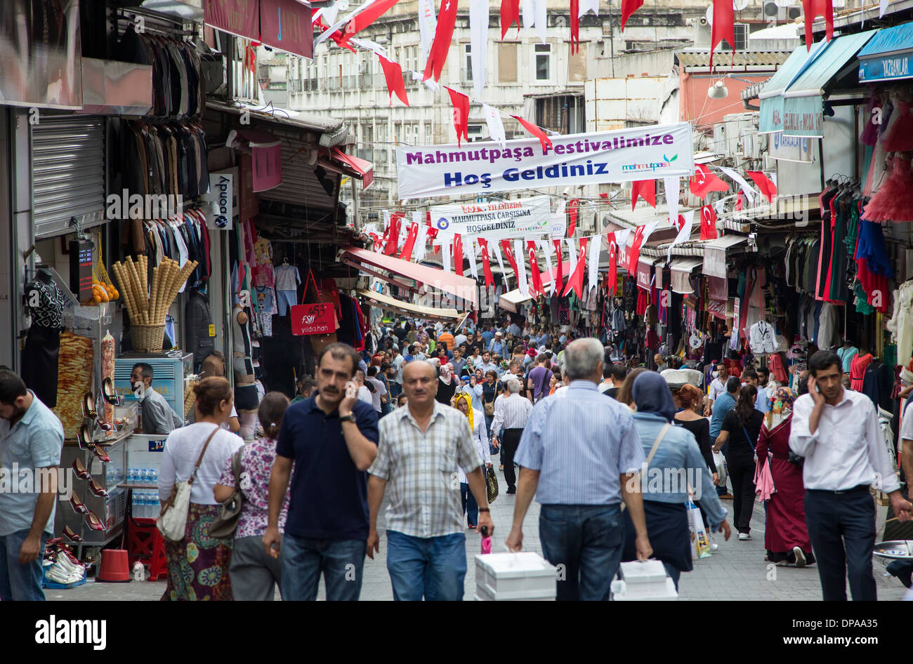 Rue animée à proximité de Grand Bazar, Istanbul, Turquie Banque D'Images